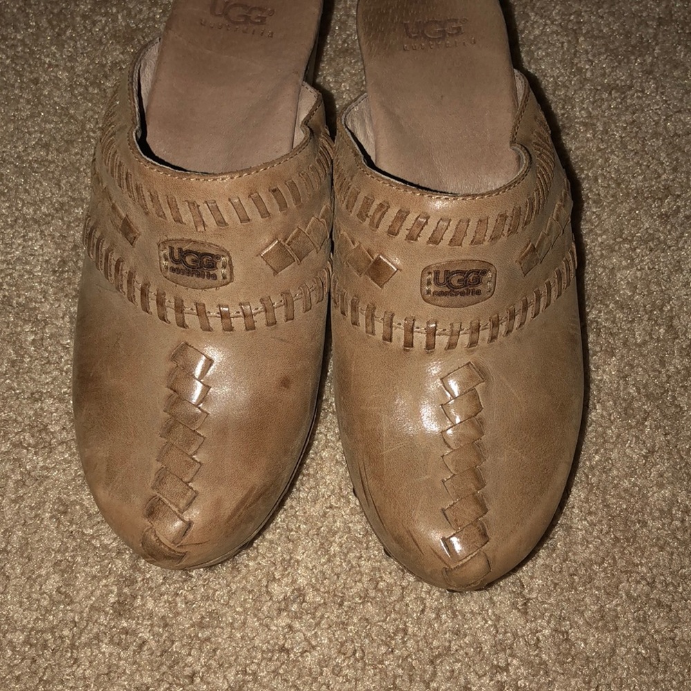 Ugg Clogs ! - image 3